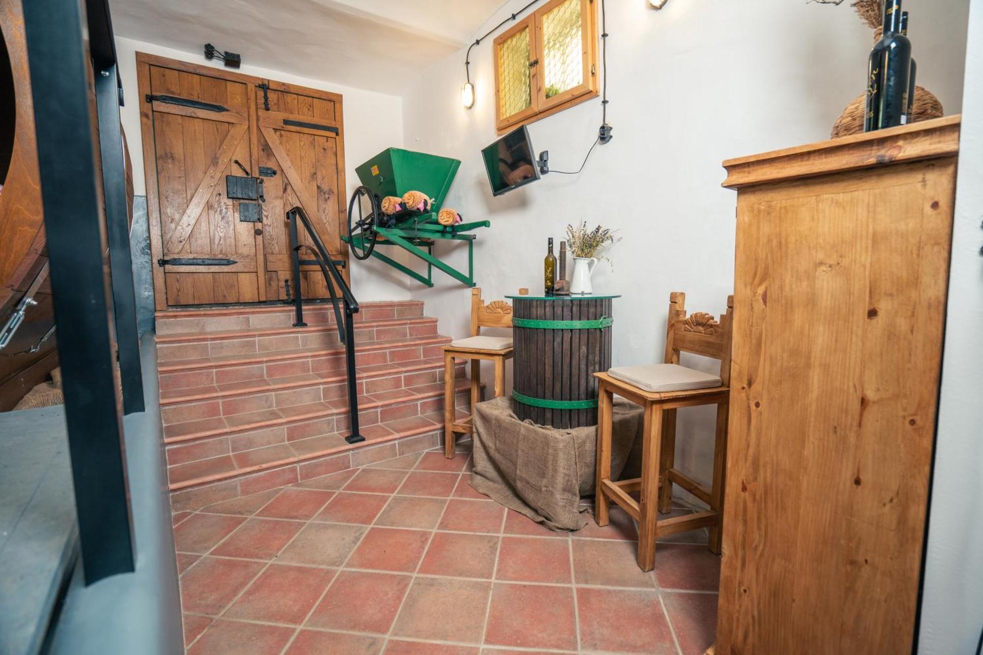 Hotel Winzerhof Kuessler - Weinviertel Stillfried Esterno foto