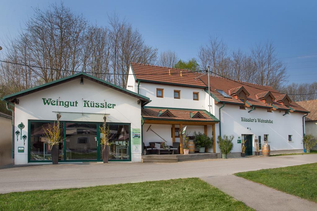 Hotel Winzerhof Kuessler - Weinviertel Stillfried Esterno foto